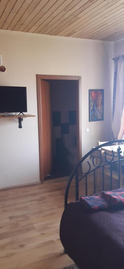 Hotel Viesu Nams "Laimes Pakavs" Straupe Exterior foto